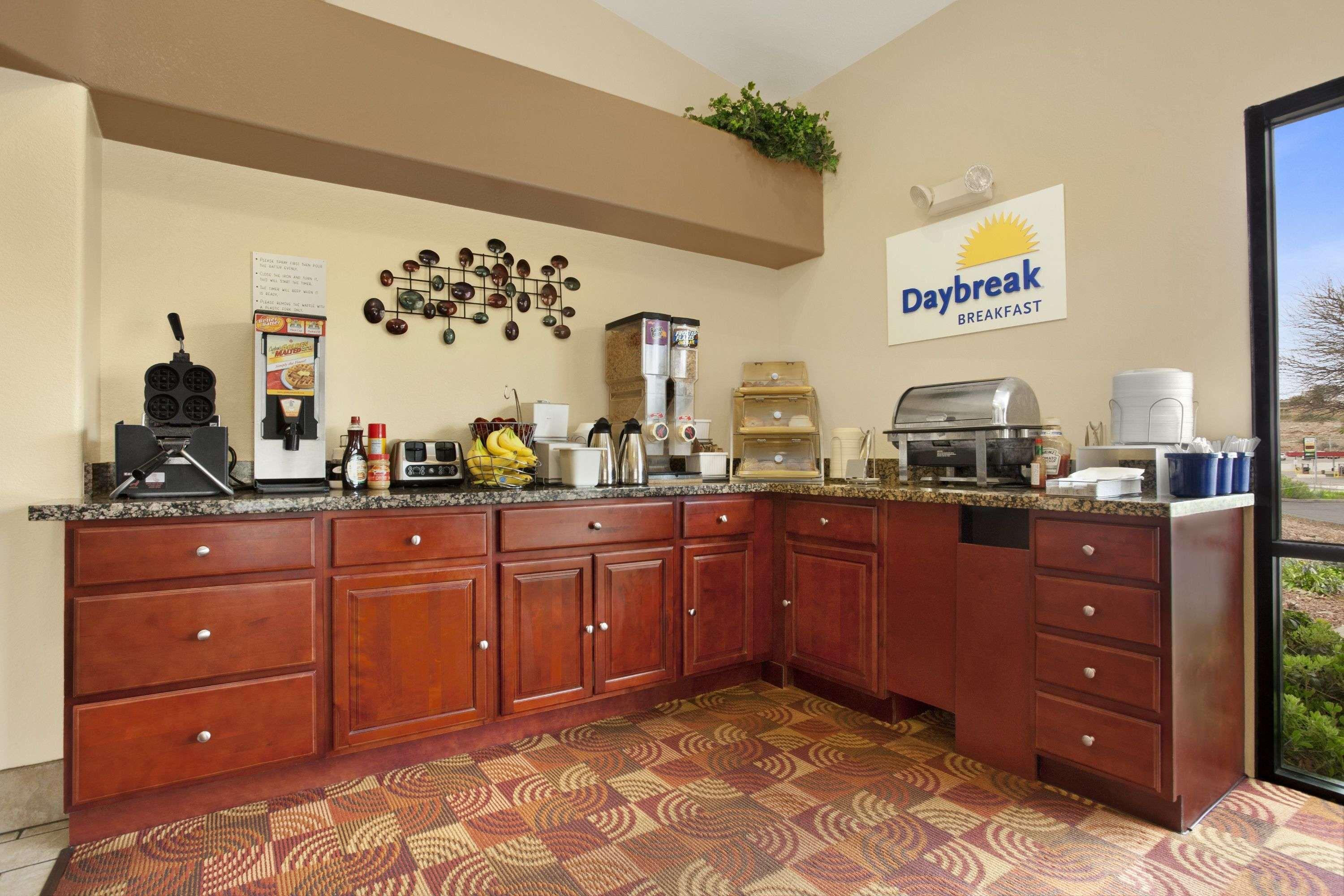 Days Inn By Wyndham Globe Dış mekan fotoğraf