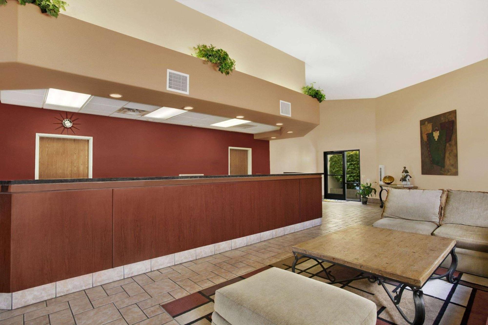 Days Inn By Wyndham Globe Dış mekan fotoğraf